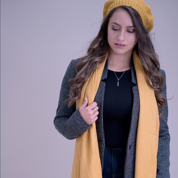 Meet your Posher, Alizee - Picture 1 of 1